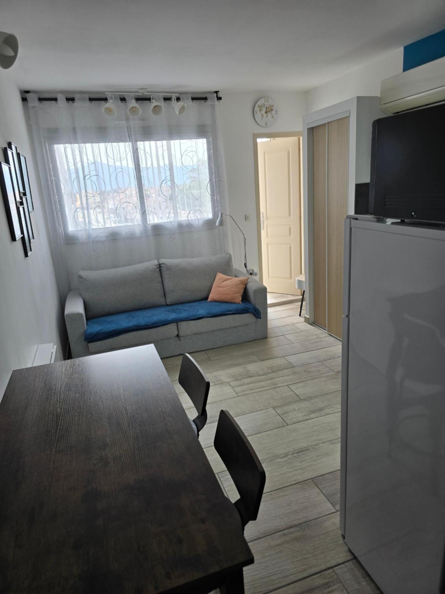 Studio Climatise 50 M.Du Port Saint-Cyprien  Exterior foto